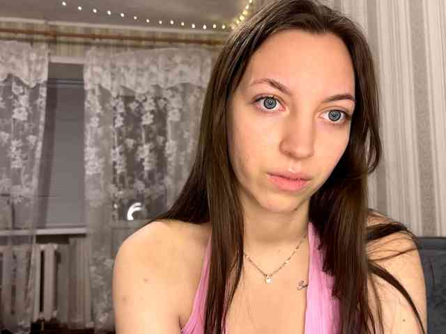 CameliaHovermale webcam