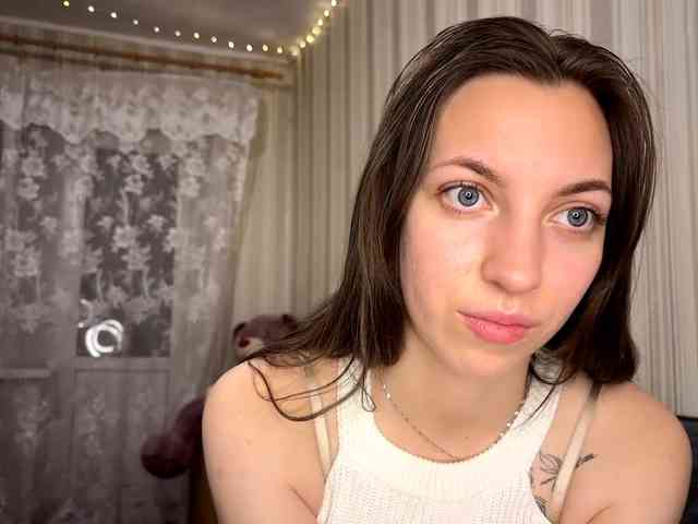 CameliaHovermale webcam