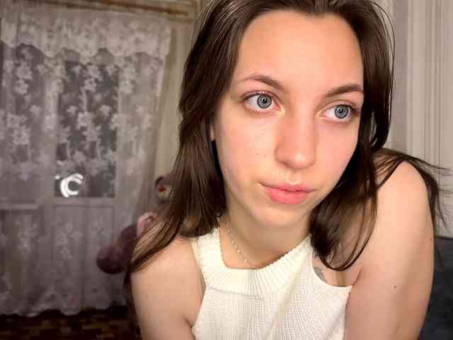 CameliaHovermale webcam