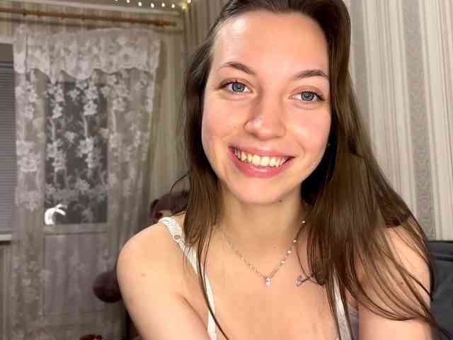 CameliaHovermale webcam