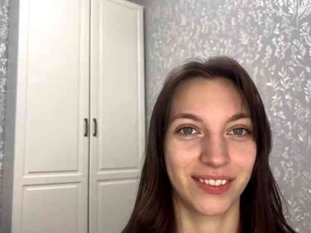 CameliaHovermale webcam