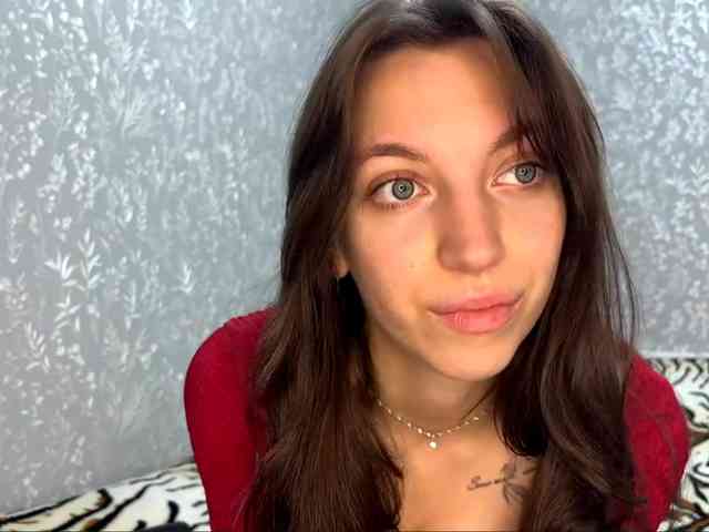 CameliaHovermale webcam