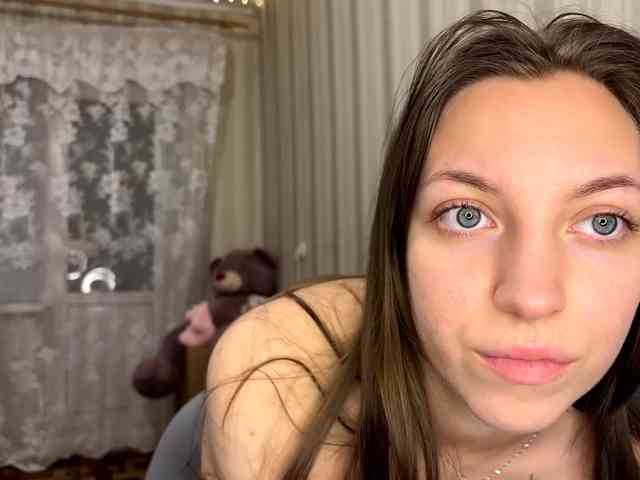 CameliaHovermale webcam