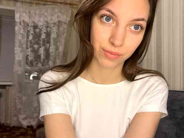 CameliaHovermale webcam