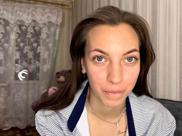 CameliaHovermale webcam