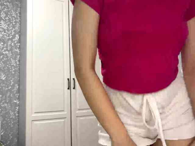 CameliaHovermale webcam