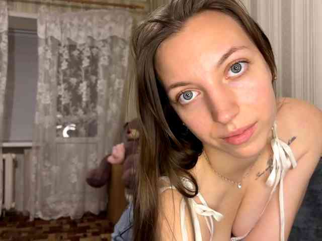 CameliaHovermale webcam