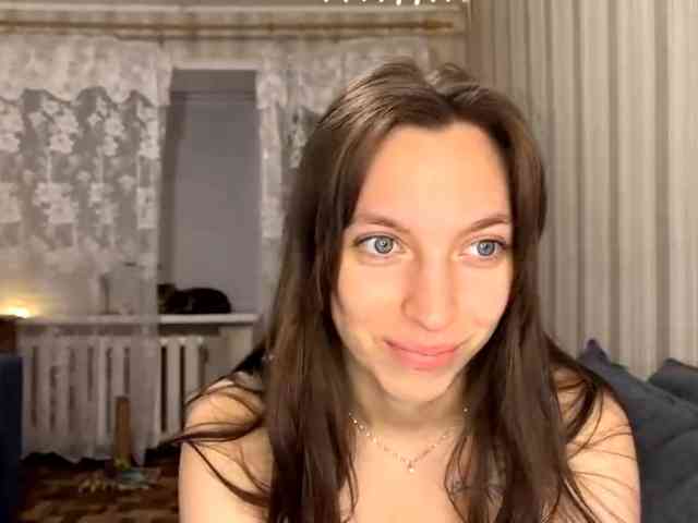 CameliaHovermale webcam