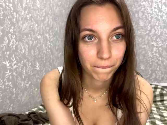 CameliaHovermale webcam