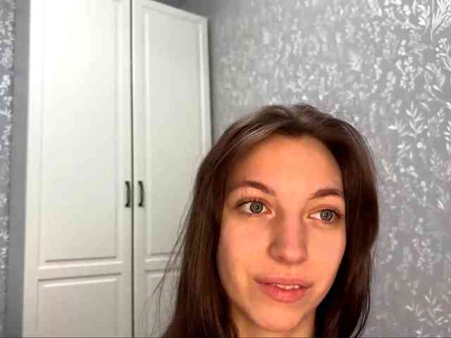 CameliaHovermale webcam