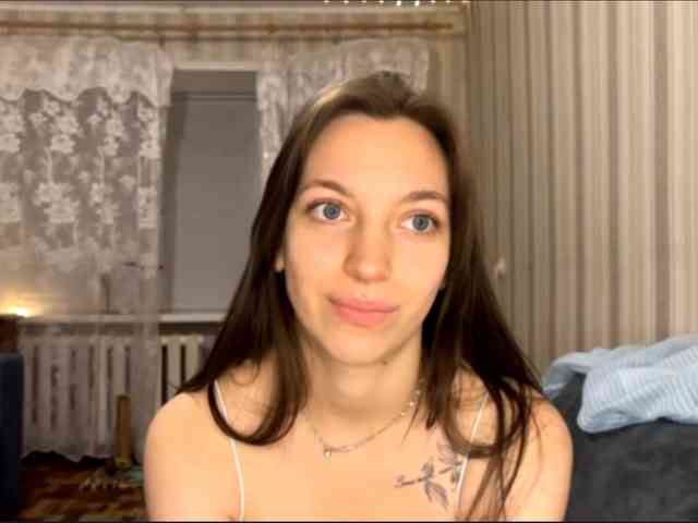 CameliaHovermale webcam