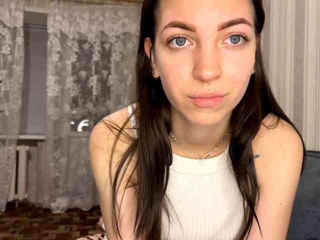 CameliaHovermale webcam