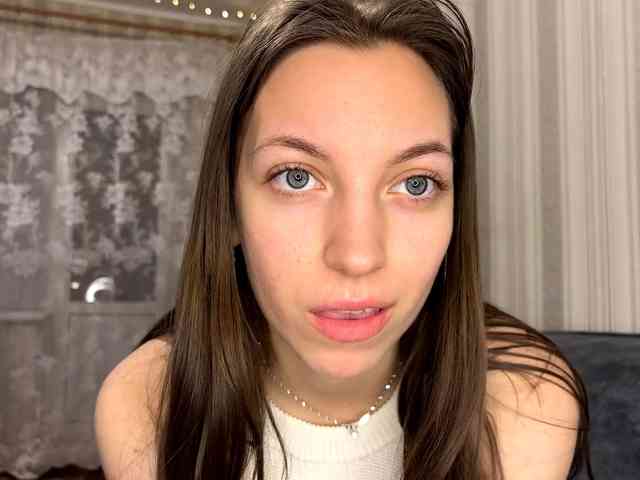 CameliaHovermale webcam