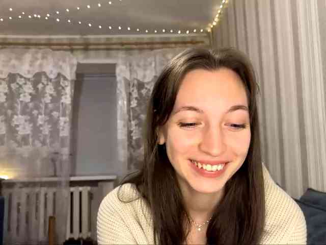 CameliaHovermale webcam