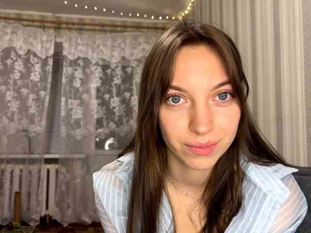 CameliaHovermale webcam