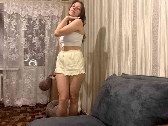 CameliaHovermale webcam