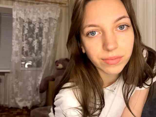 CameliaHovermale webcam