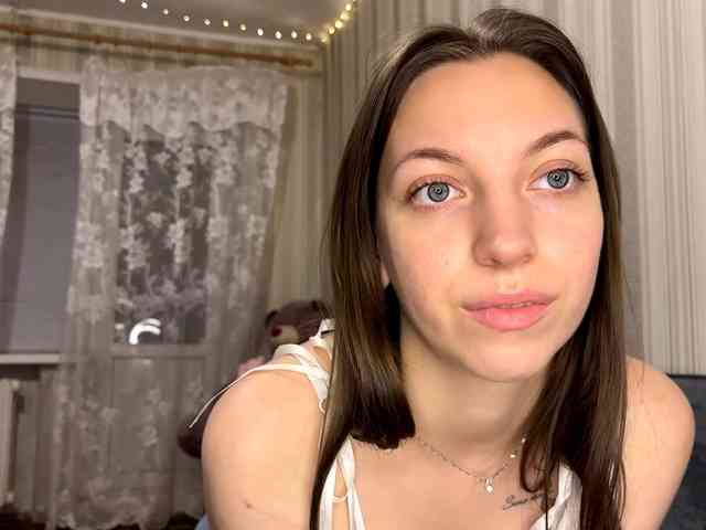 CameliaHovermale webcam