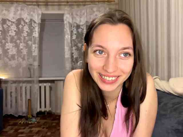 CameliaHovermale webcam