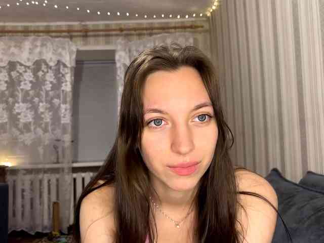 CameliaHovermale webcam