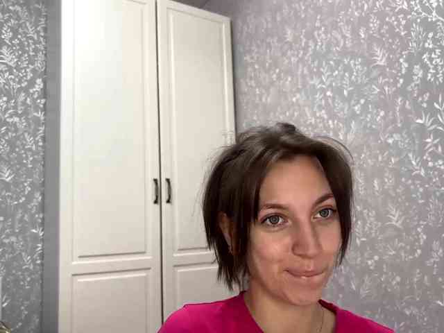 CameliaHovermale webcam