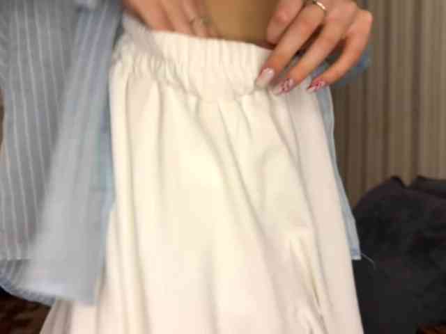 CameliaHovermale webcam