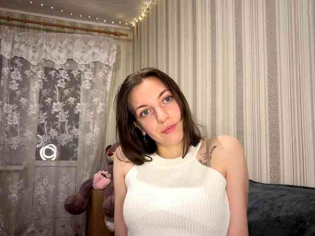 CameliaHovermale webcam