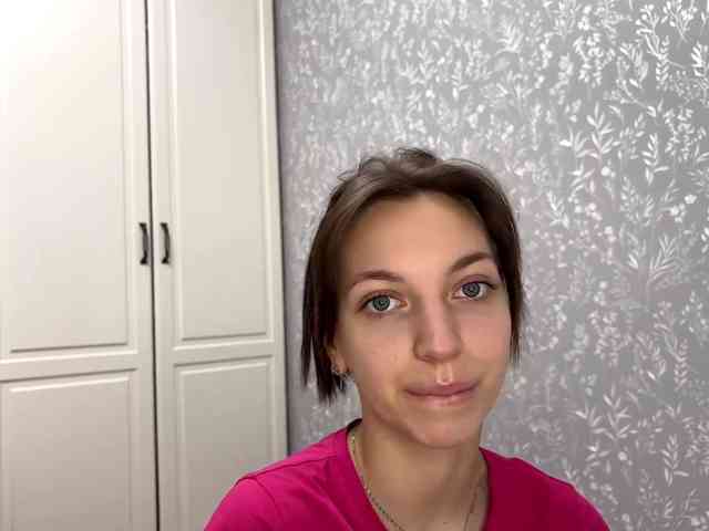 CameliaHovermale webcam