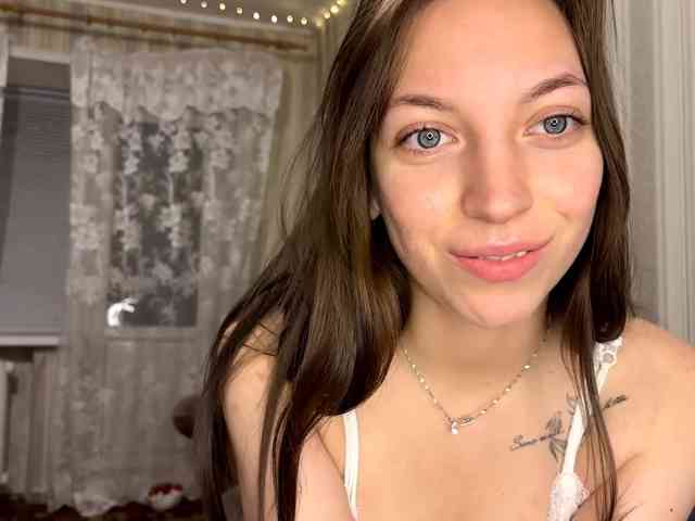 CameliaHovermale webcam