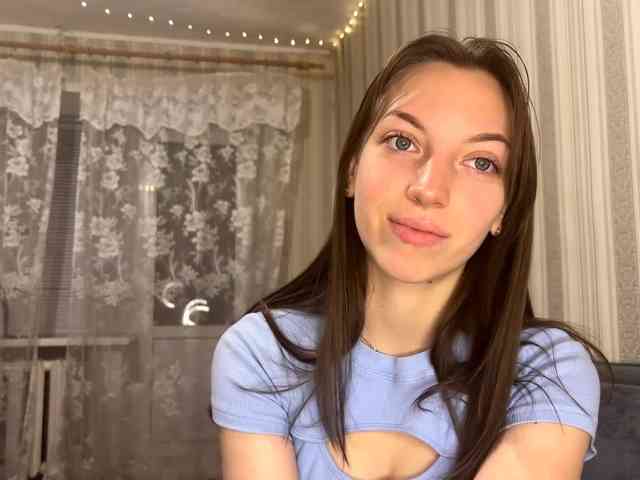 CameliaHovermale webcam