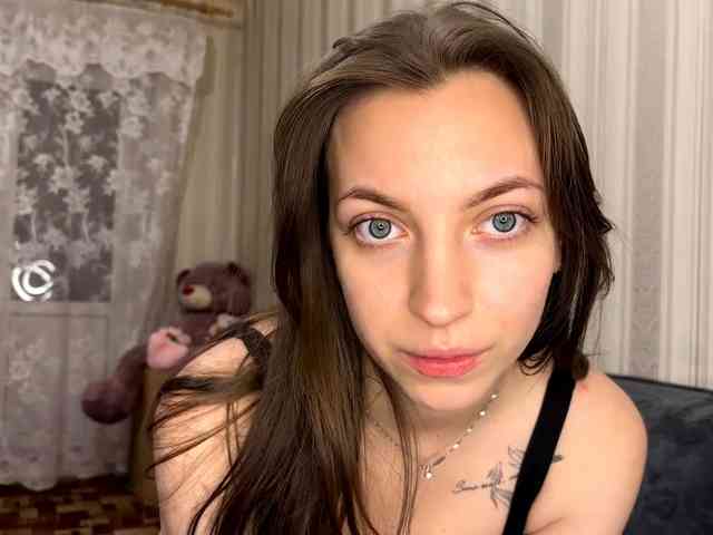 CameliaHovermale webcam