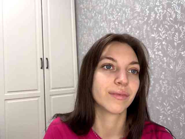 CameliaHovermale webcam