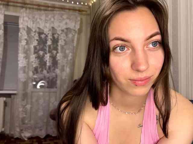 CameliaHovermale webcam