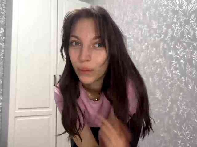 CameliaHovermale webcam