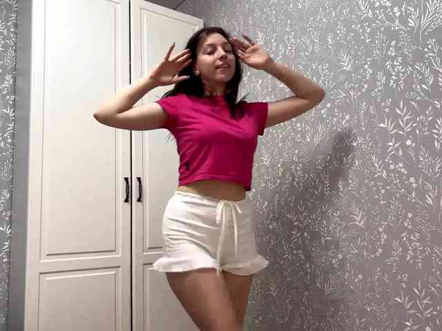 CameliaHovermale webcam