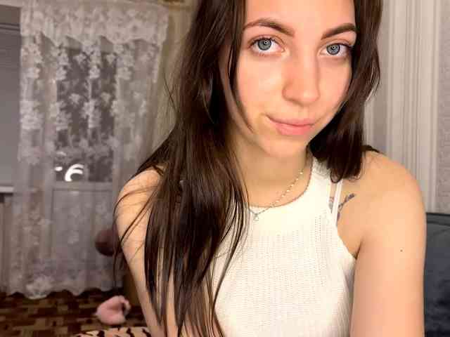 CameliaHovermale webcam