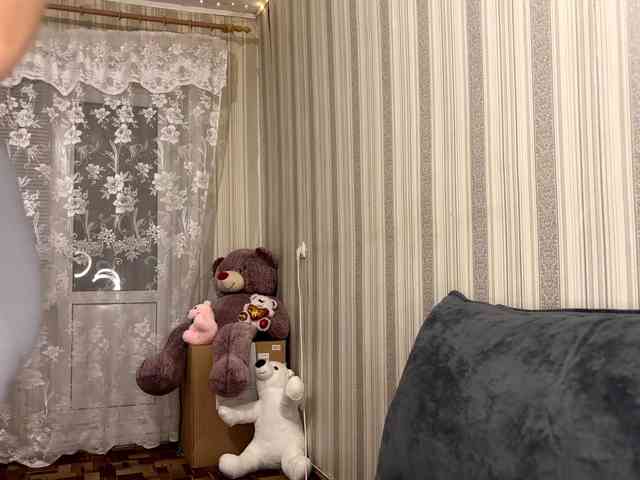 CameliaHovermale webcam