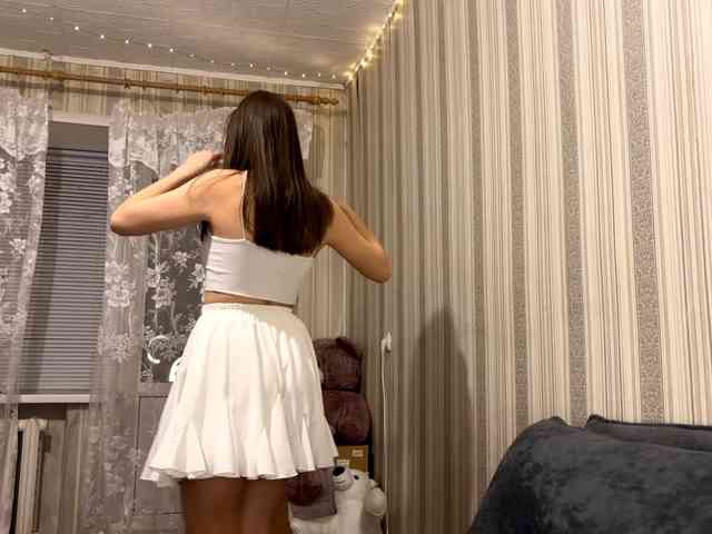 CameliaHovermale webcam