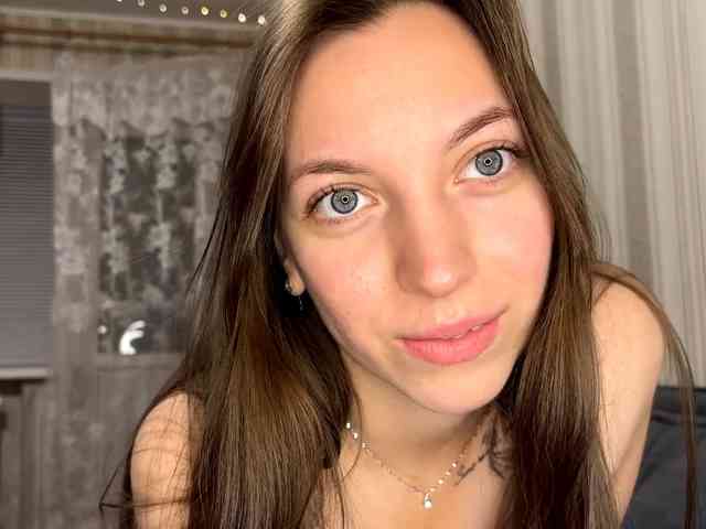 CameliaHovermale webcam