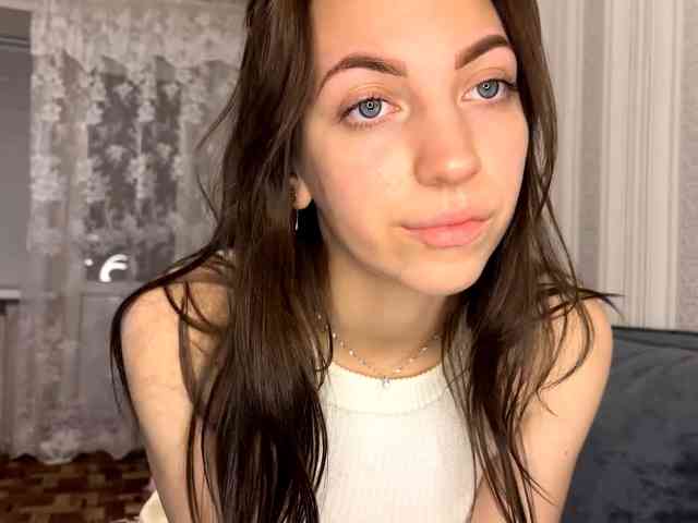 CameliaHovermale webcam