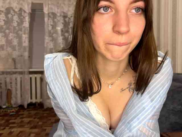 CameliaHovermale webcam