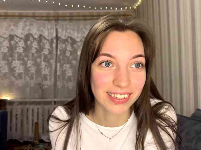 CameliaHovermale webcam