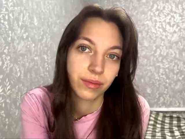 CameliaHovermale webcam