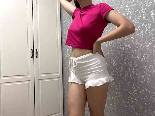 CameliaHovermale webcam