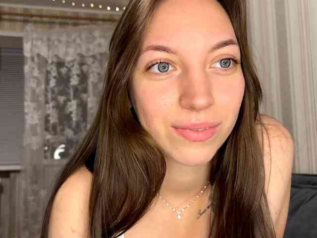 CameliaHovermale webcam