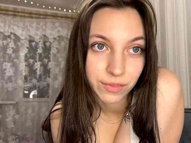 CameliaHovermale webcam