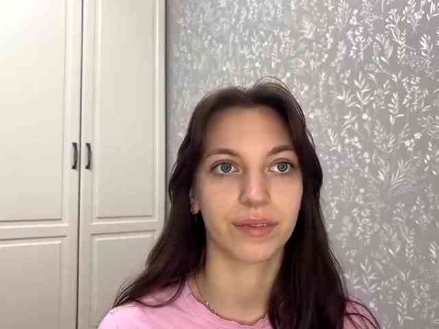 CameliaHovermale webcam