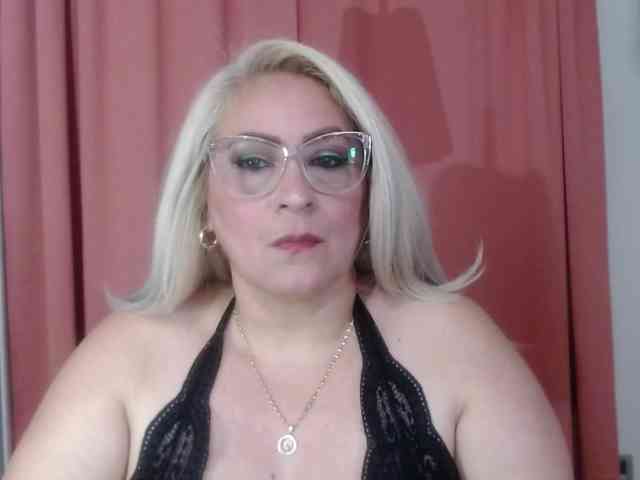 Elena-xx Live Webcam on BongaCams