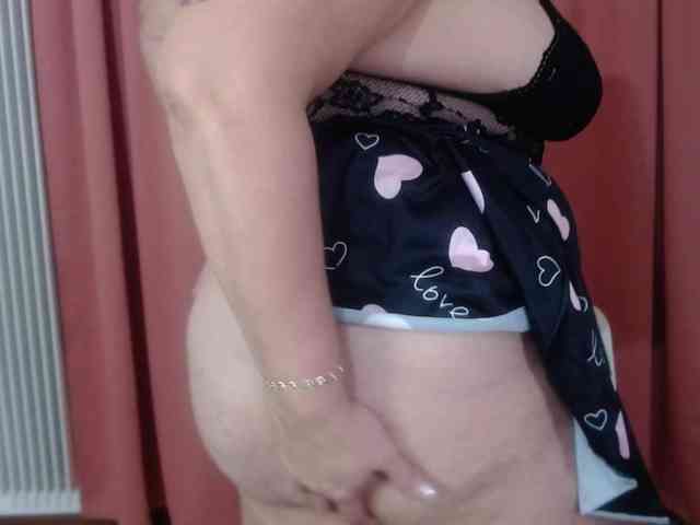 Elena-xx Live Webcam on BongaCams