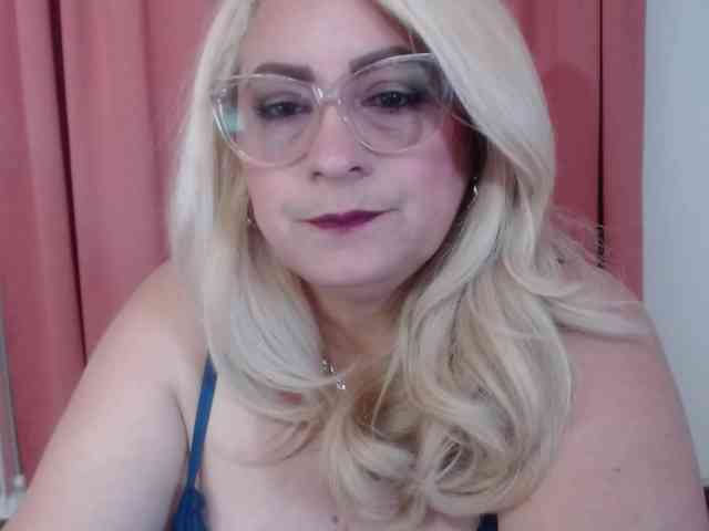 Elena-xx Live Webcam on BongaCams